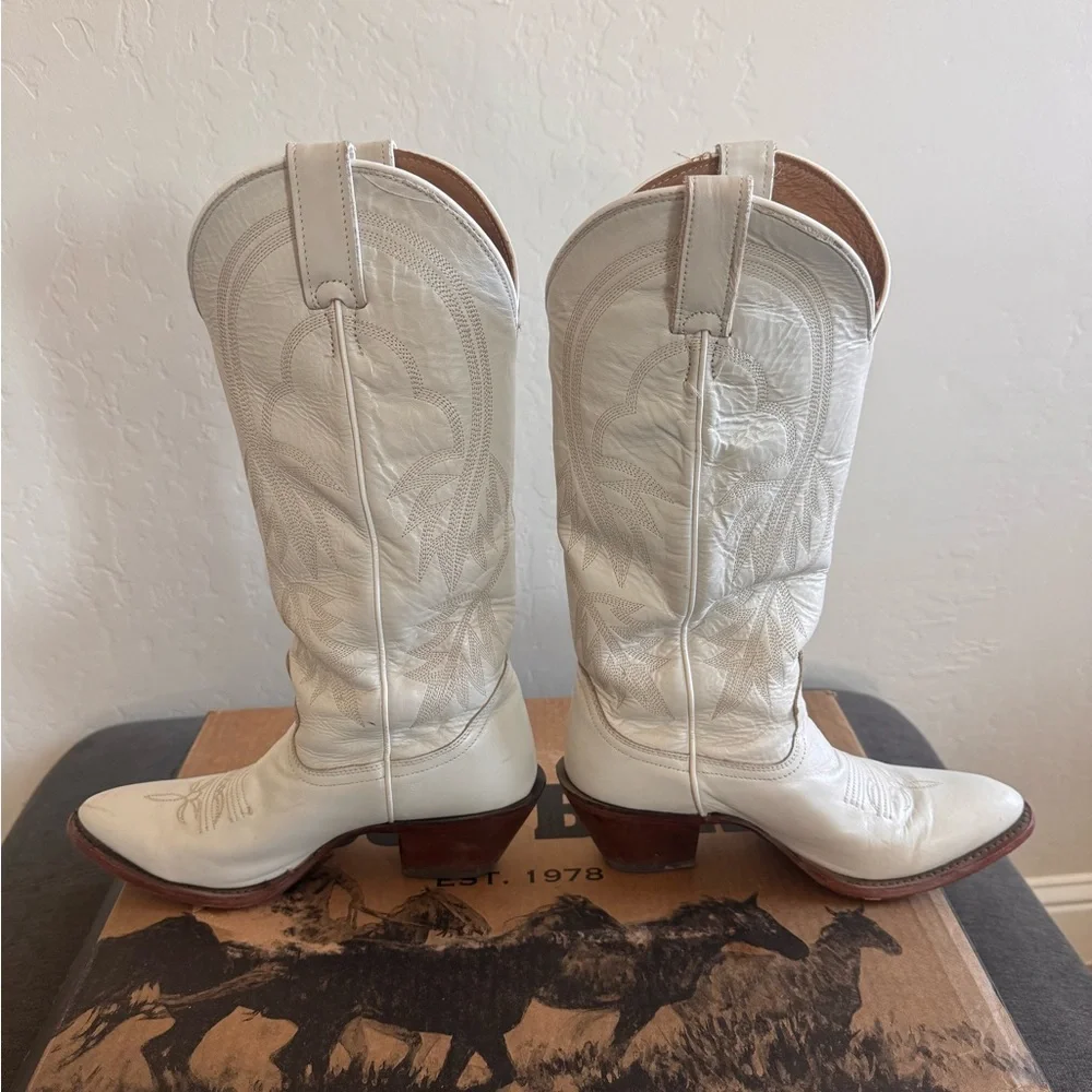 Idyllwind Cream Leather Heeled Boots - Picture 7 of 7
